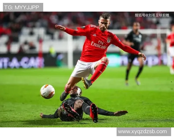 欧冠激战：那不勒斯与本菲卡战平补时进球引发全场狂欢